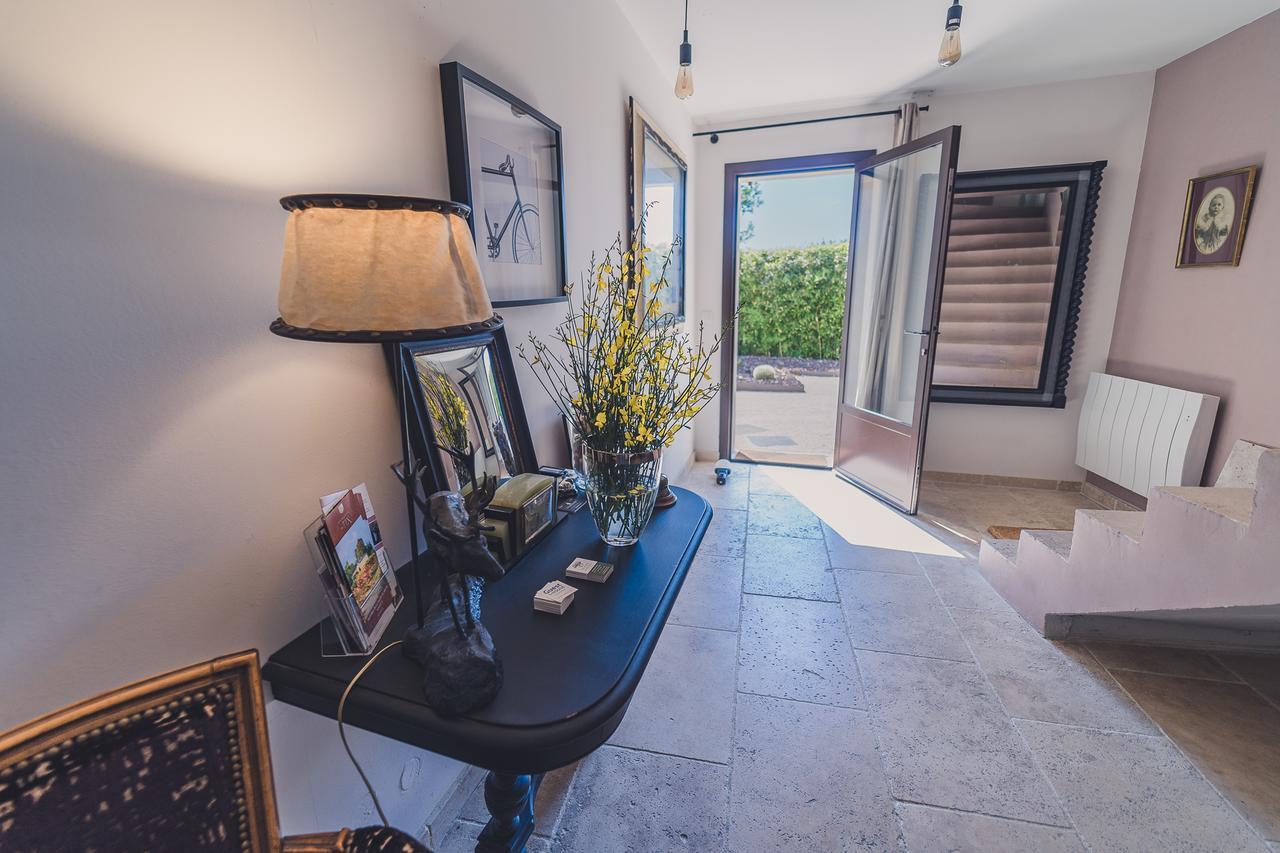Maison Sadina Seguret Luaran gambar