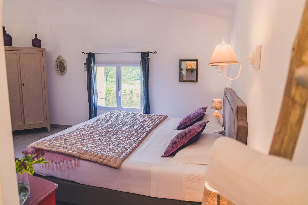 Maison Sadina Seguret Luaran gambar