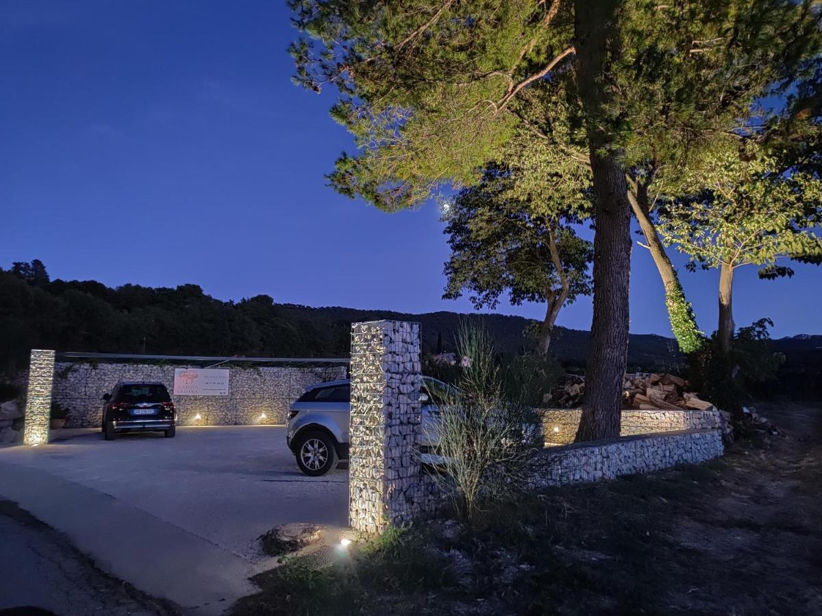 Maison Sadina Seguret Luaran gambar